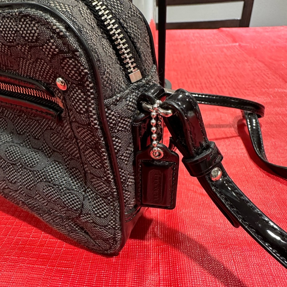 Used coach purse crossbody